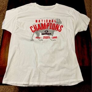 Men’s white 2021 Georgia Bulldogs National Championship T-shirt.